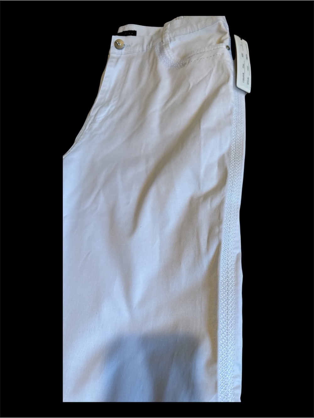White Slim Pants with Side white Trim stiching. Great for summer. Size 8